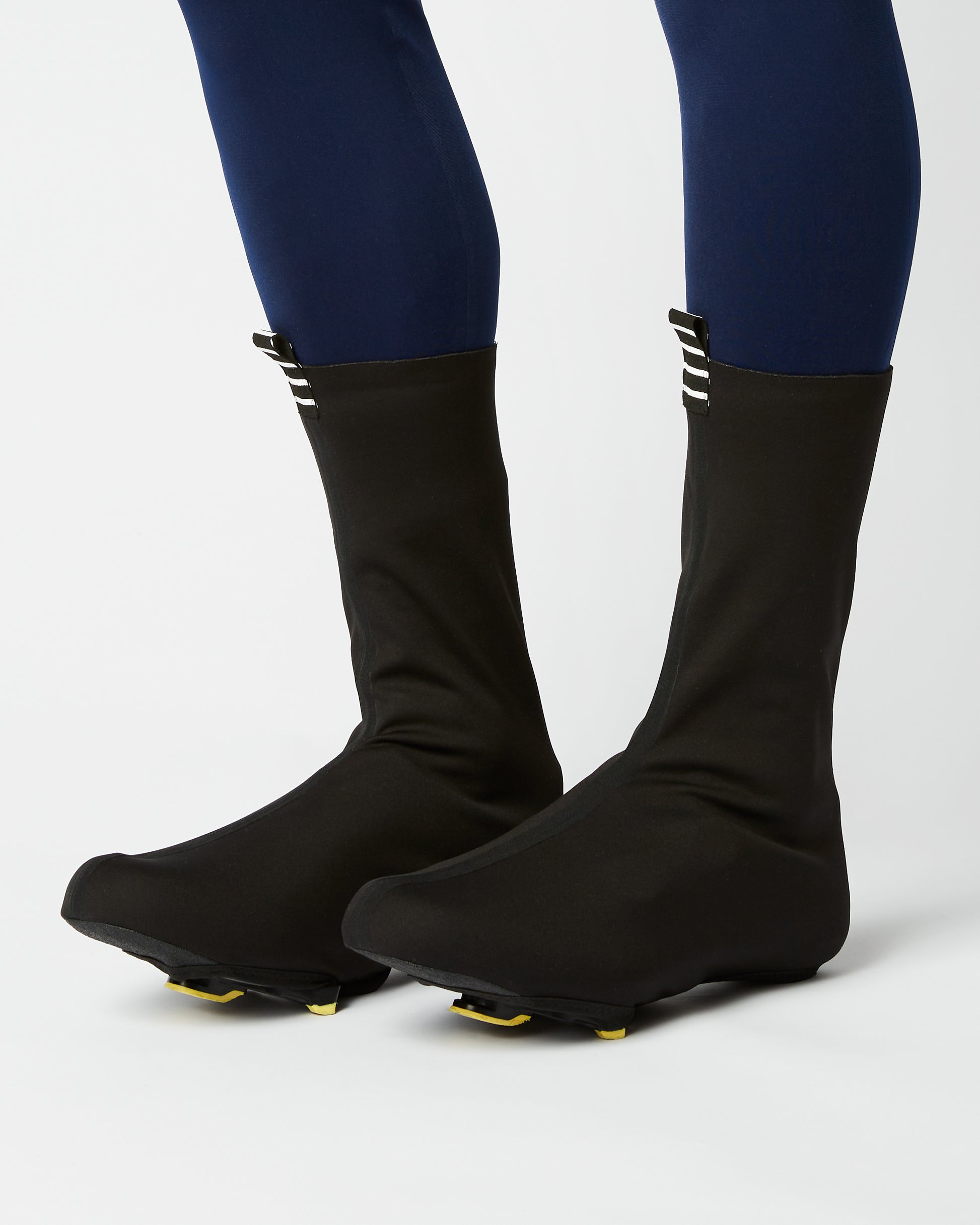 Fingerscrossed Overshoes Softshell / Black - KULT • Cycling Shop & Café