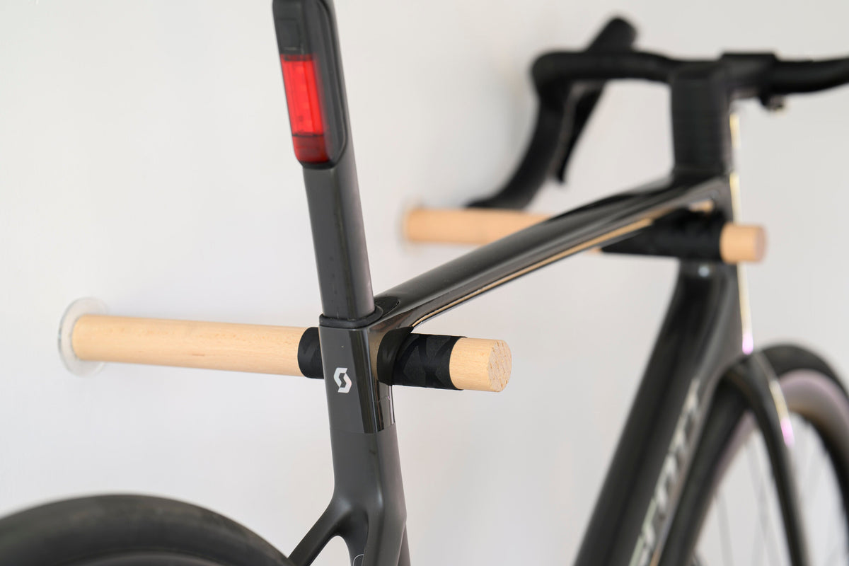 Natural wood grain texture bike hook close-up – Palkdot stylish mounts